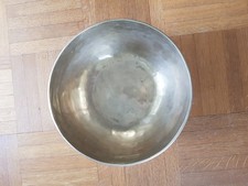 Tibetische Klangschale, Handarbeit, Ø 18 cm, 880 Gramm, mit 2 Klöppeln