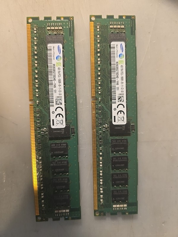 Lot 2.Samsung 4GB ( 4x2=8GB ) 1Rx4 PC3L-10600R ECC-M393B5270DH0-YH9 (SERVER RAM)