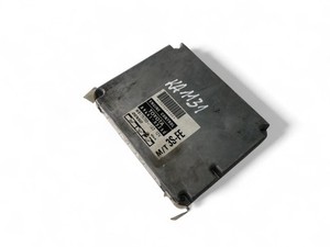 TOYOTA AVENSIS T22 Motorsteuergerät ECU 89661-05250 1999 30315155