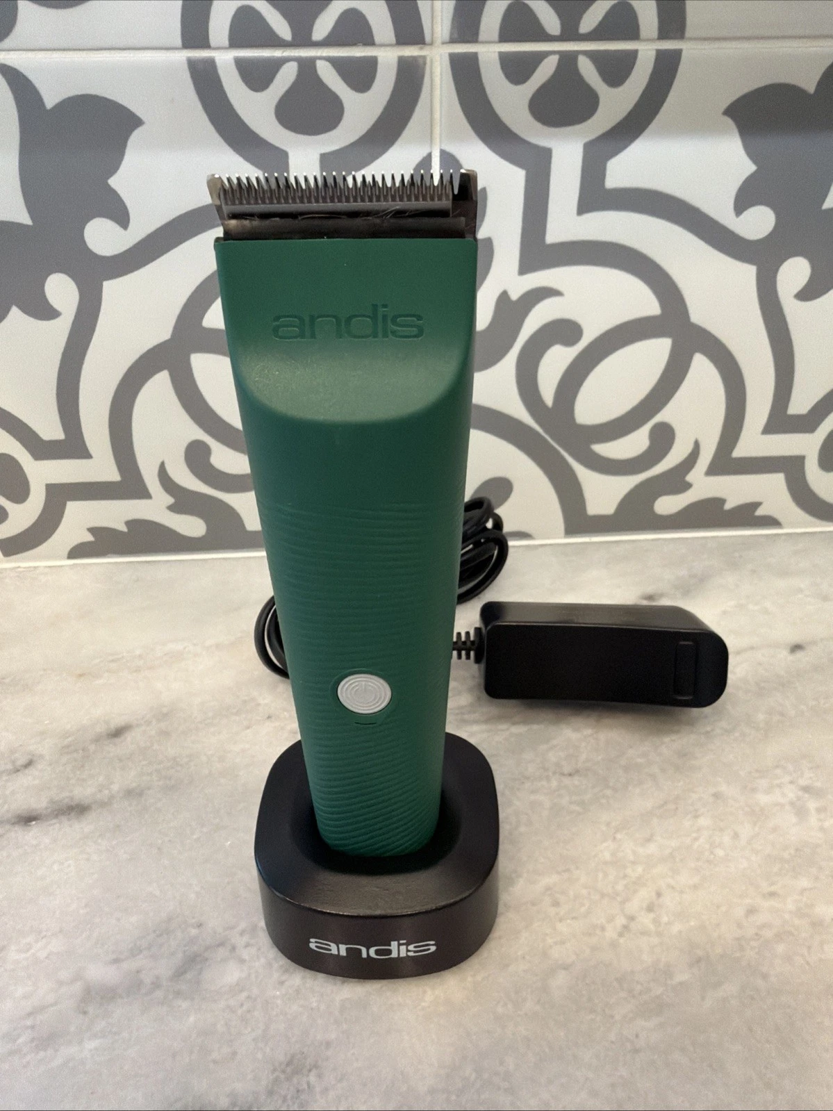 Andis CORDLESS CLIPPER KIT-ADJUSTABLE BLADE Pet Clippers.
Opens in a new window or tab