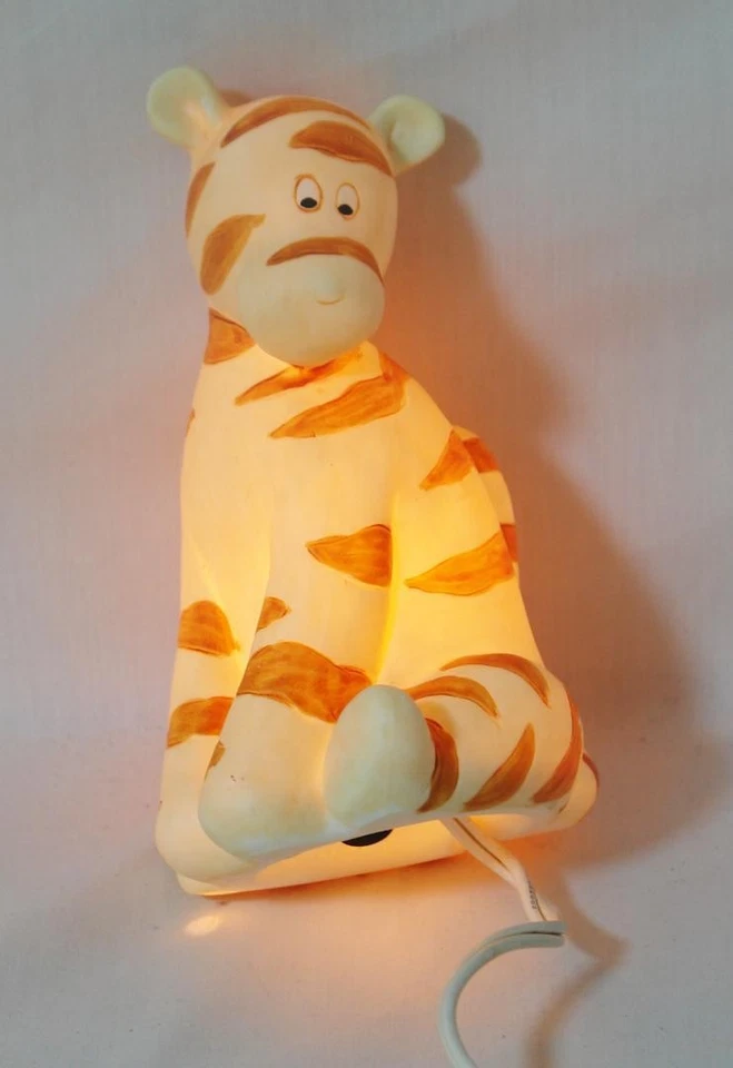Antigua lámpara Pooh Tigger clásica de Disney Foto 2 de 2