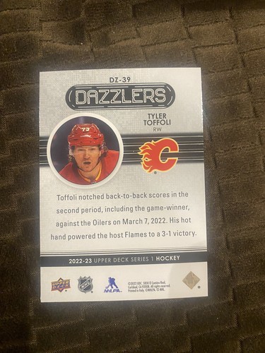 Tyler Toffoli 2022-23 Upper Deck Series 1 Red Dazzlers Insert - Picture 2 of 2