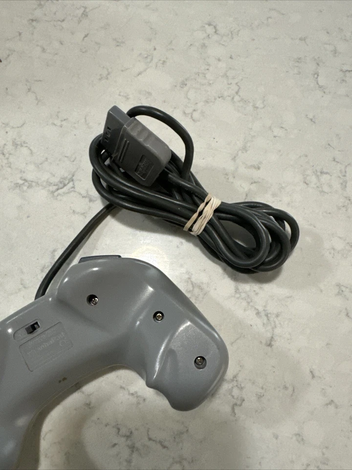 InterAct Piranha Pad SV-100 Wired Sony PlayStation 1 Controller - Image 3 of 3