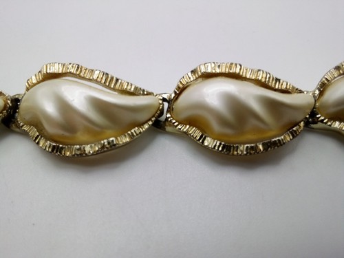 Karu Arke Bracelet PEARL Moonglow Signed Vintage Costume Jewelry Silver TONE - Picture 9 of 10