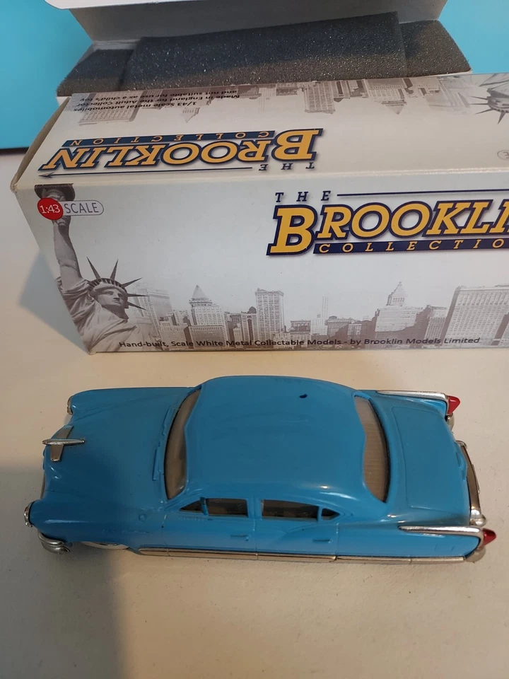 Brooklin modelos 1 43 escala BRK.29. Kaiser Manhattan 1953 sedán de 4 puertas. Foto 3 de 4