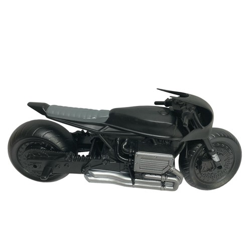 DC Comics Selina Kyle 12” Action Figure Catwoman with DC Batcycle Spinmaster - Picture 12 of 19