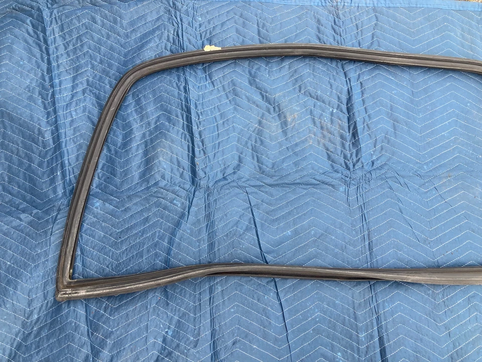 1982-1994 BMW E30 318i 325i Rear Window Gasket Seal Weatherstripping #2256M - Image 3 of 4