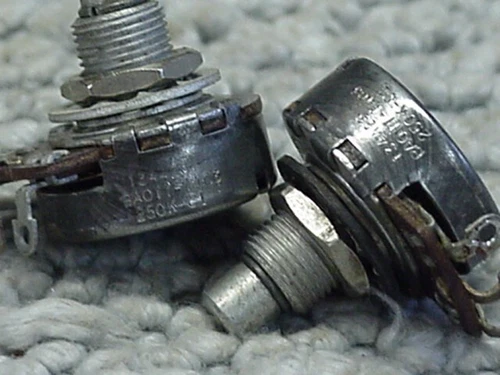 VINTAGE 1954 GIBSON POTS matching pair