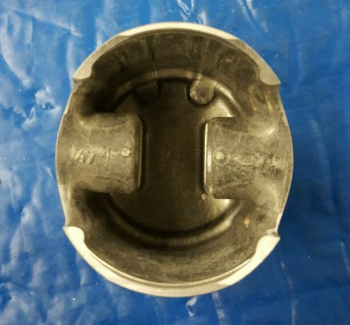 NOS VINTAGE WISECO PISTON 474P2 SUZUKI RM250 B C C2 N T X 1977-1981 474M06750 - Picture 3 of 4
