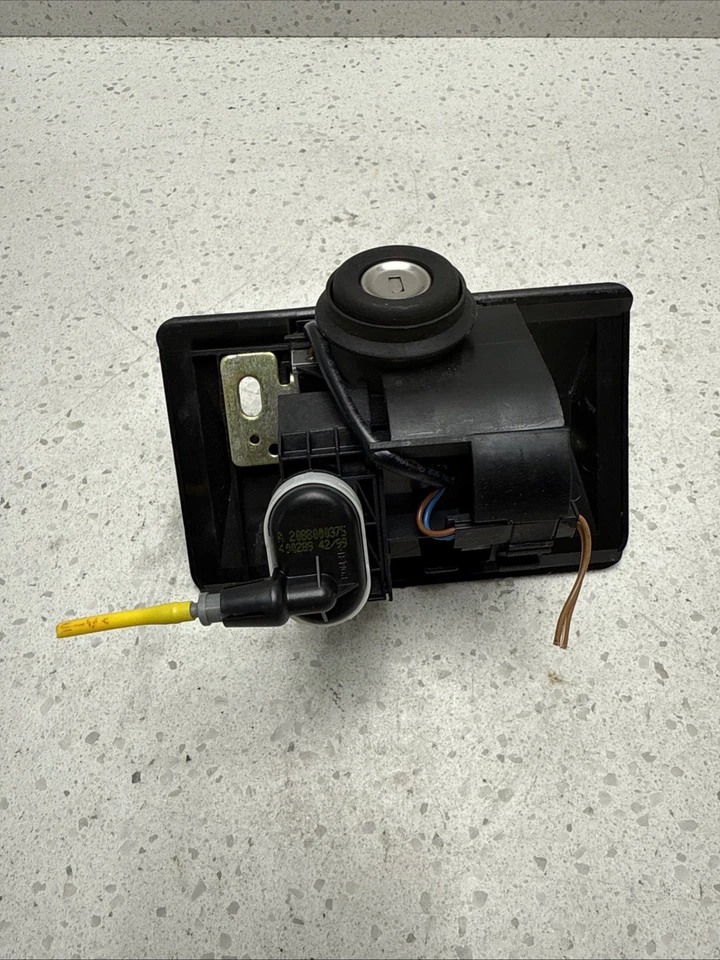 96-03 Mercedes W210 E320 CLK430 Rear Trunk Lid Lock Latch USED OEM - Image 3 of 4
