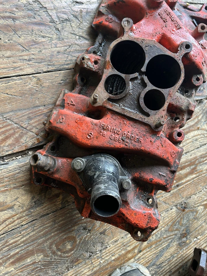 Chevrolet Camaro Corvette Chevelle 350 1970 71 colector de admisión 6263751, SBC Foto 3 de 4