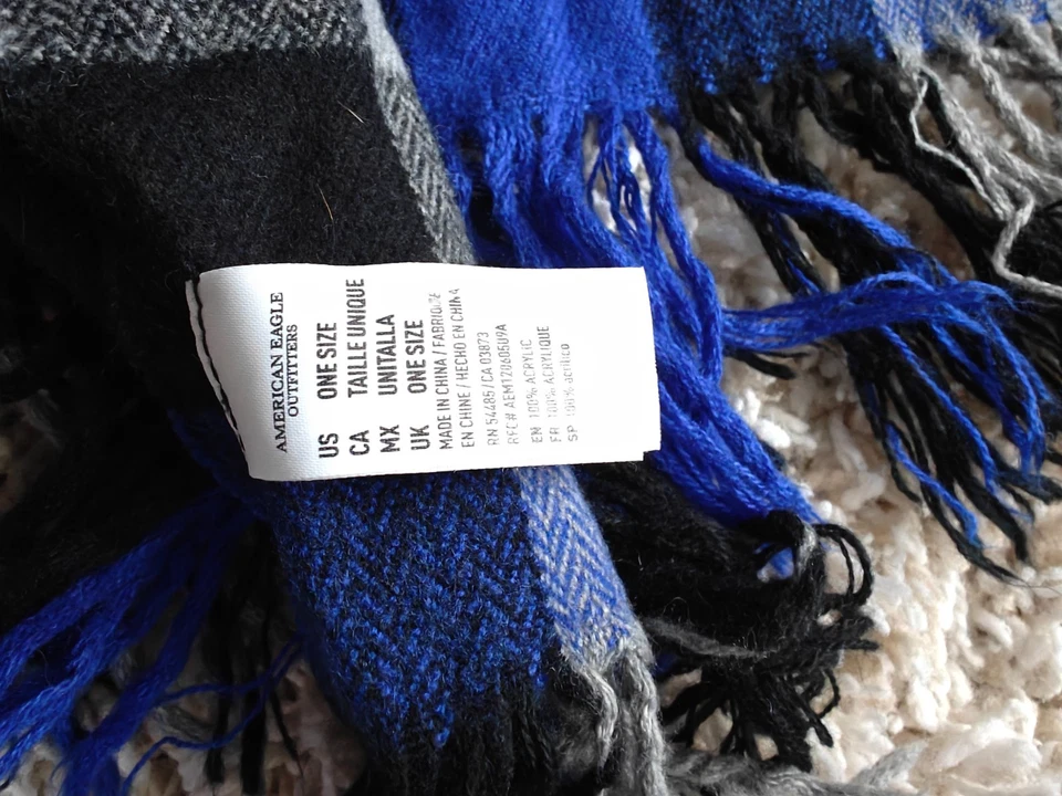 Bufanda American Eagle Outfitters negra azul blanca a cuadros bufanda acrílica de gran tamaño Foto 3 de 3