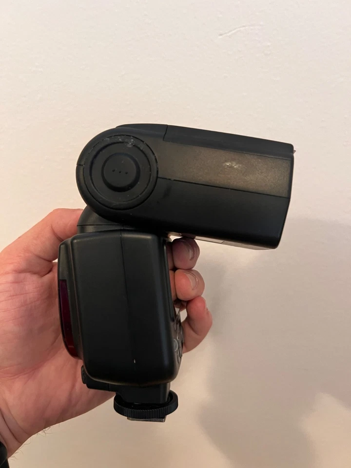 Neewer Speedlight NW-670 TTL On-Camera Flash - Image 2 of 4