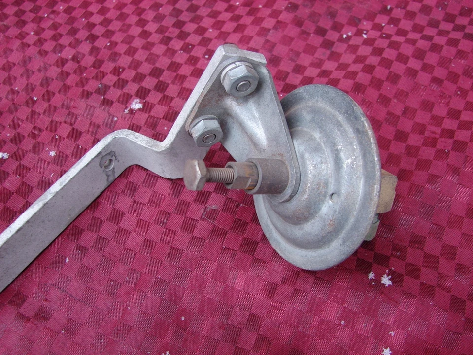 58 PONTIAC BONNEVILLE INYECCIÓN DE COMBUSTIBLE FI ACELERADOR VERIFICACIÓN DIAFRAGMA Y SOPORTE Foto 4 de 4