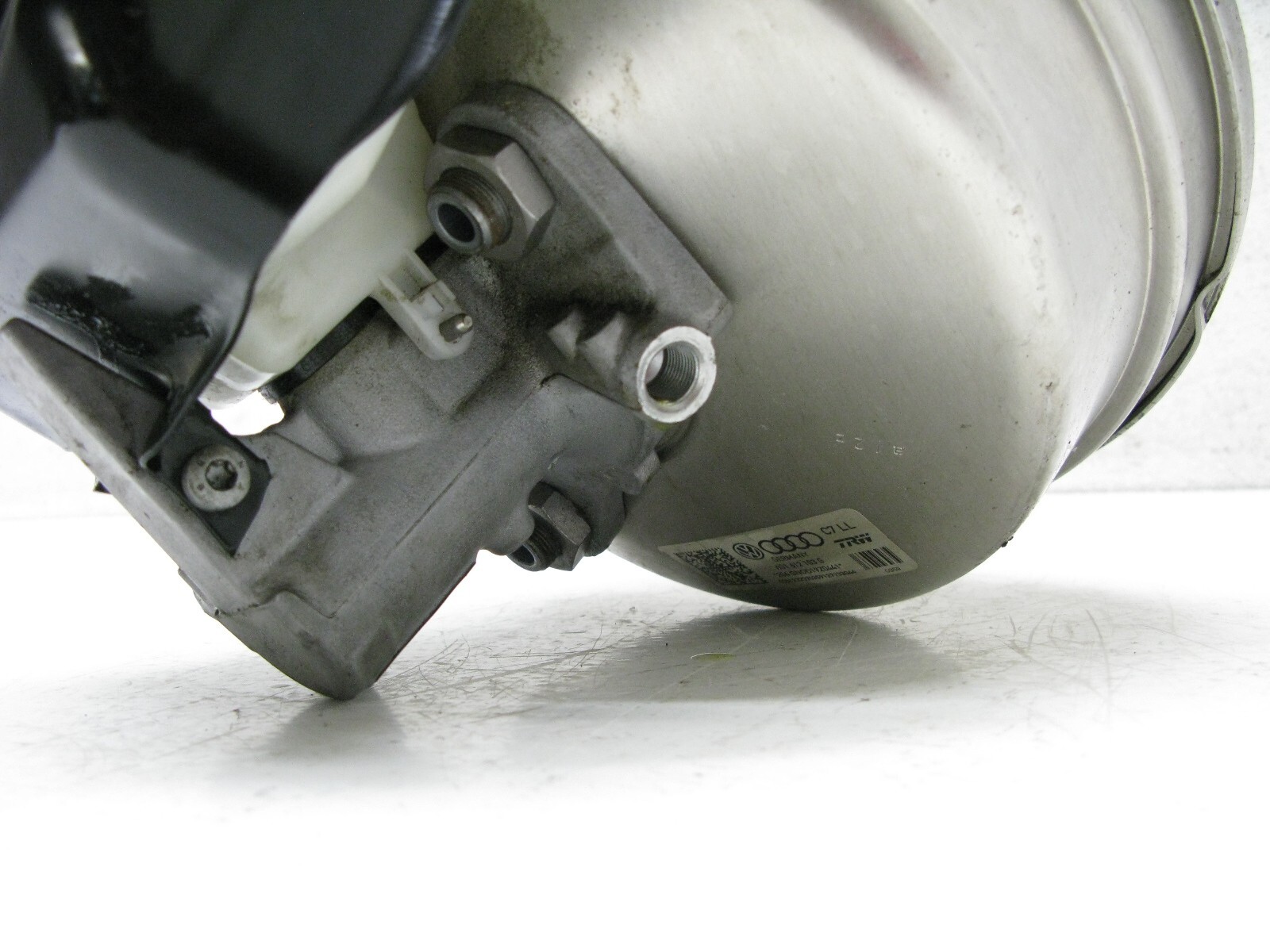 1217 AUDI C7 A6 S5 A4 A5 A7 TRW POWER BRAKE BOOSTER SERVO CYLINDER OEM