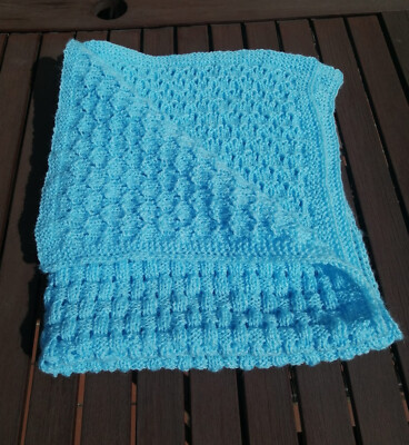 Babydecke handgestrickt, mit schönem Muster, Kuscheldecke