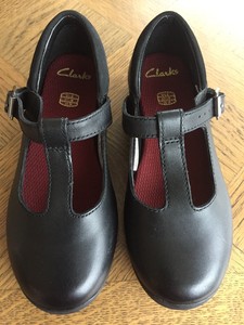 clarks school shoes size 9