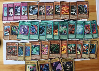 LOT ÉNORME De Cartes Yu-Gi-Oh! – Plusieurs Milliers Avec Bases De Decks