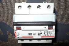 DISJONCTEUR DIFFERENTIEL 4PÔLES 25A 30mA TYPE AC, TETRA. 25AMPERES LEGRAND 07966