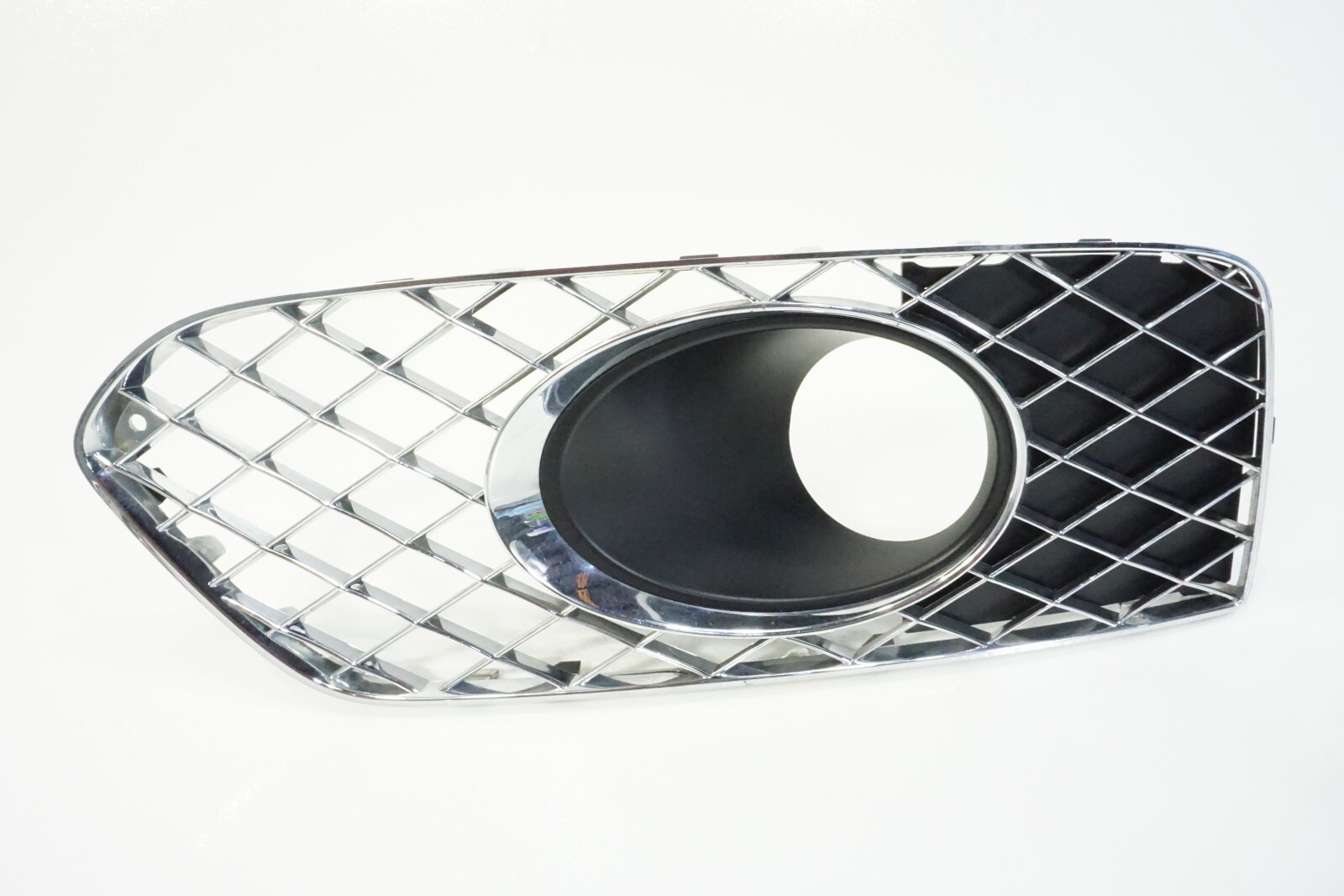 2016-2019 BENTLEY BENTAYGA LEFT FRONT DRIVER SIDE BUMPER CHROME GRILL 36A807681