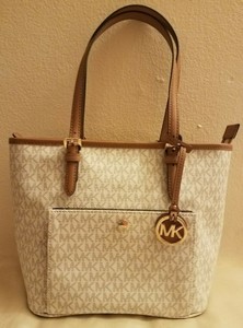 michael kors jet set snap pocket tote