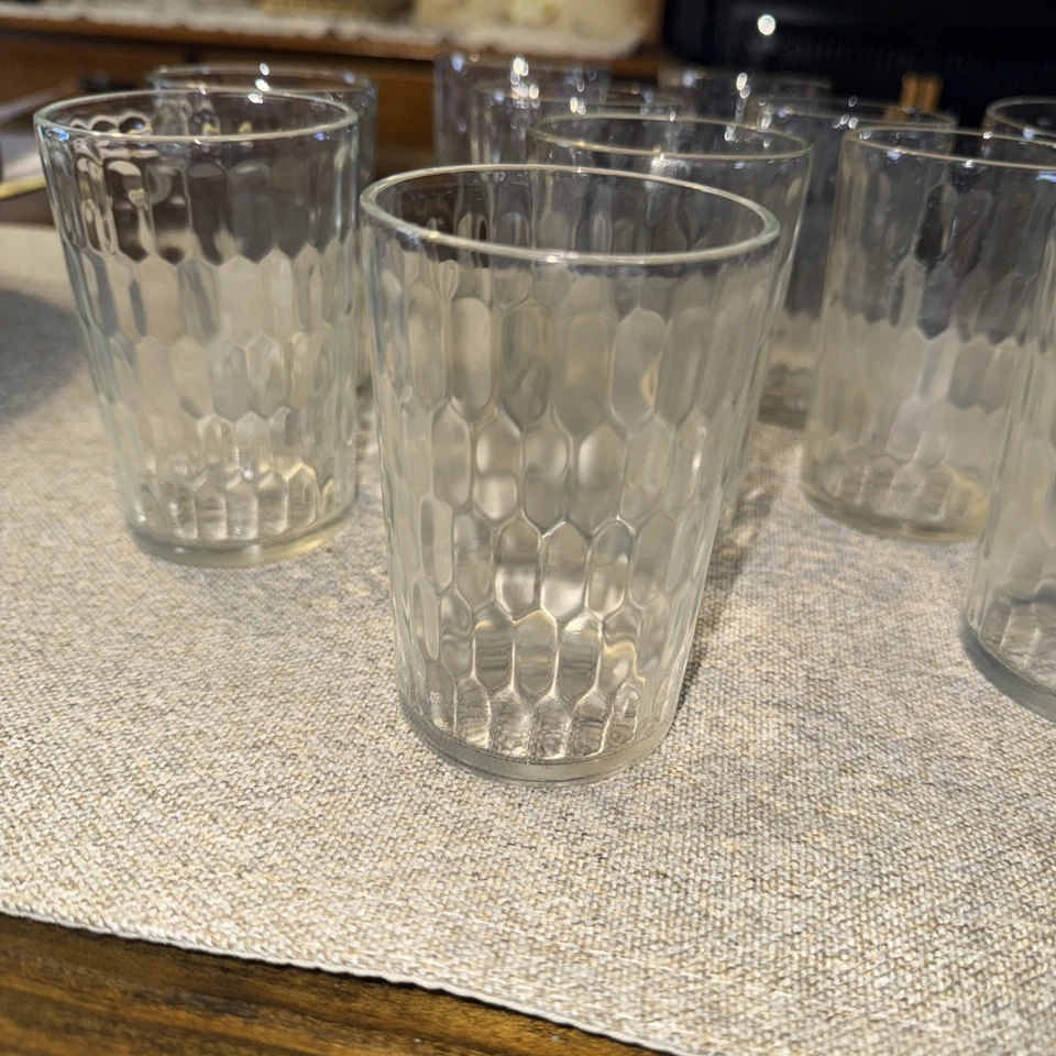 "Juego de 12 vasos de jugo ópticos hexagonales vintage de vidrio transparente de 4""" Foto 3 de 4
