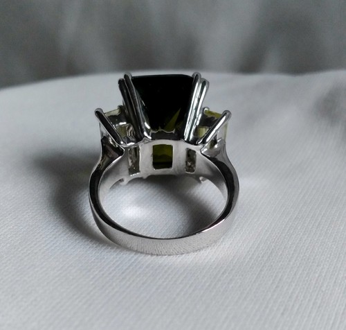 Peridot August Birthstone 18kGE Silver Tone Cocktail Statement Ring Size 7.5 - Picture 9 of 22