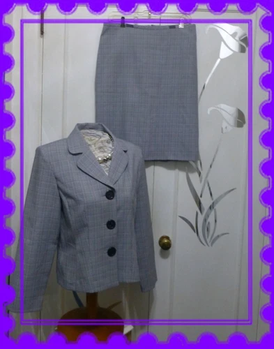 Women's Suit Size 10P SWEET SUIT   