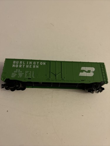 HO Scale Tyco Burlington Northern Boxcar - Picture 3 of 7