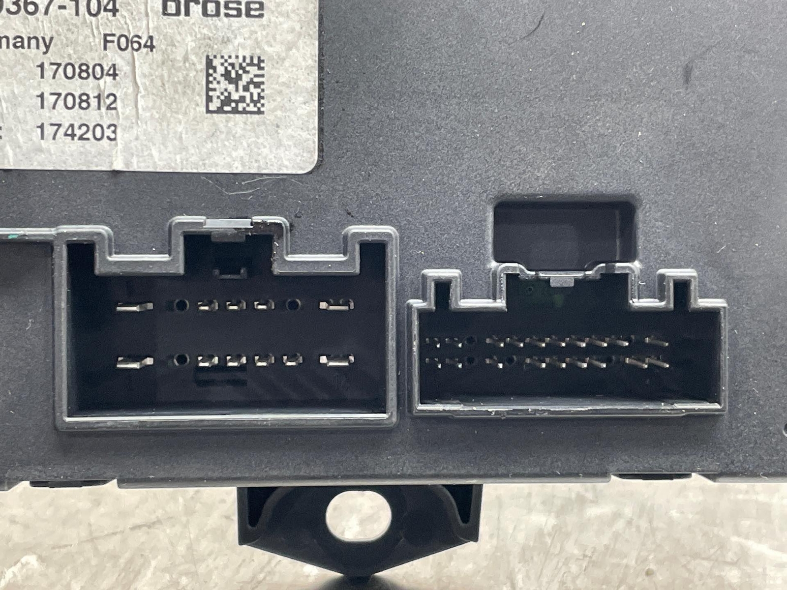 2018 MASERATI LEVANTE 3.0L Trunk Liftgate Computer Control Module ID 670104525