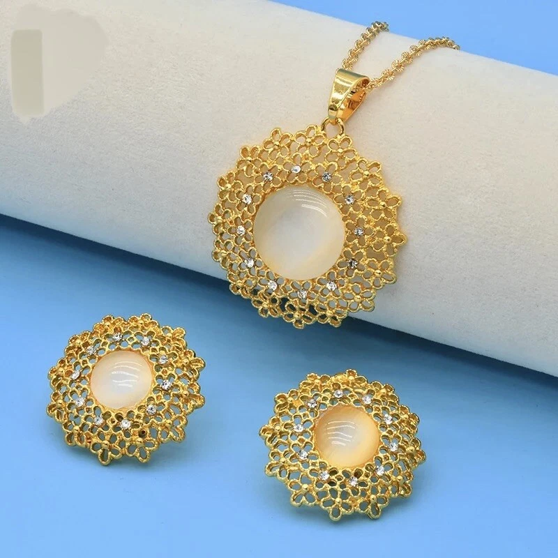 Ultra light weight jewellery store