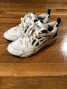 oasics tennis shoes