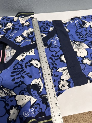 NEW KOI WOMENS DESIGNER NURSING UNIFORMS RYLEE ZOE SCRUB TOP B1180 Sz S - Picture 9 of 10