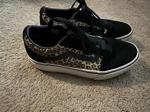 Girls Leopard Vans sneakers