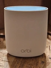 NETGEAR Orbi AC2200 Tri-Band Mesh Wi-Fi Router