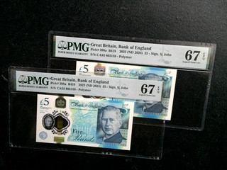 England Banknotes 2 X £ 5 Superb Gem UNC Cons; Pair EPQ