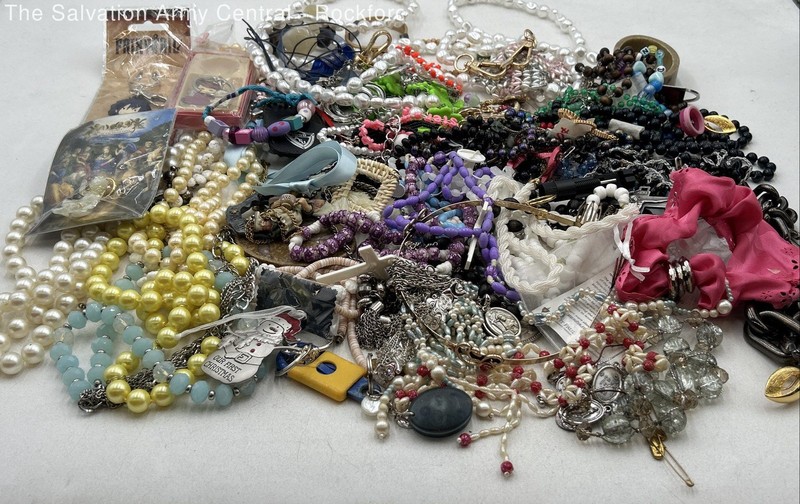 Assorted Multicolor Necklace Costume Jewelry Mixed Lot 2000 Grams
