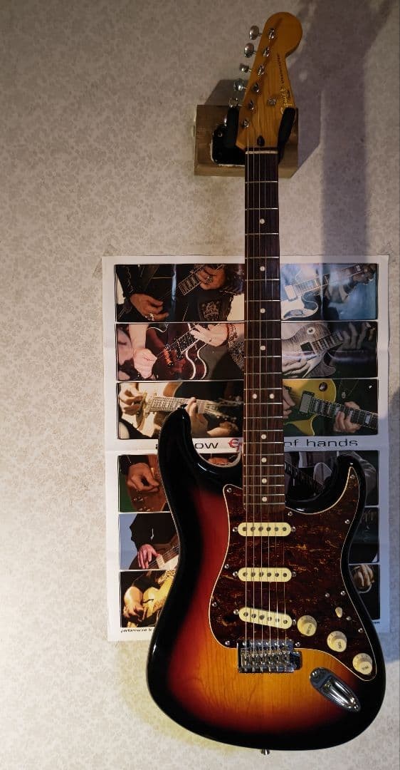 Fender Squier Classic Vibe Stratocaster Electric Guitar Soft Case Included Used
