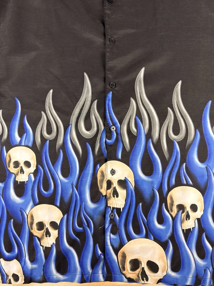 Camisa para hombre Steve & Barry's Club XXL negra llama calaveras abotonadas manga corta Foto 2 de 4