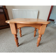 Light Brown Wooden Square Coffee Table Country Style Turned Legs Solid Pattern