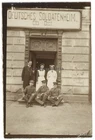 Genuine Photo DRC sisters in front of shield soldiers home Upper East in Belarus 1916