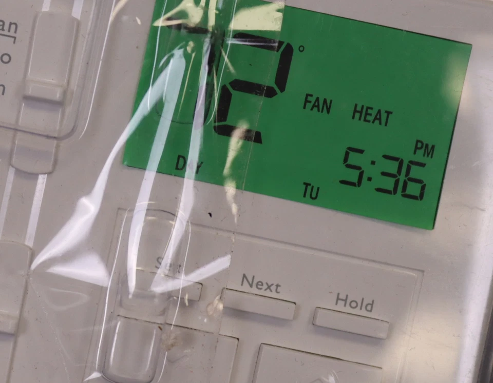 Lux Products L71005  - Day Prog Thermostat - Image 3 of 3