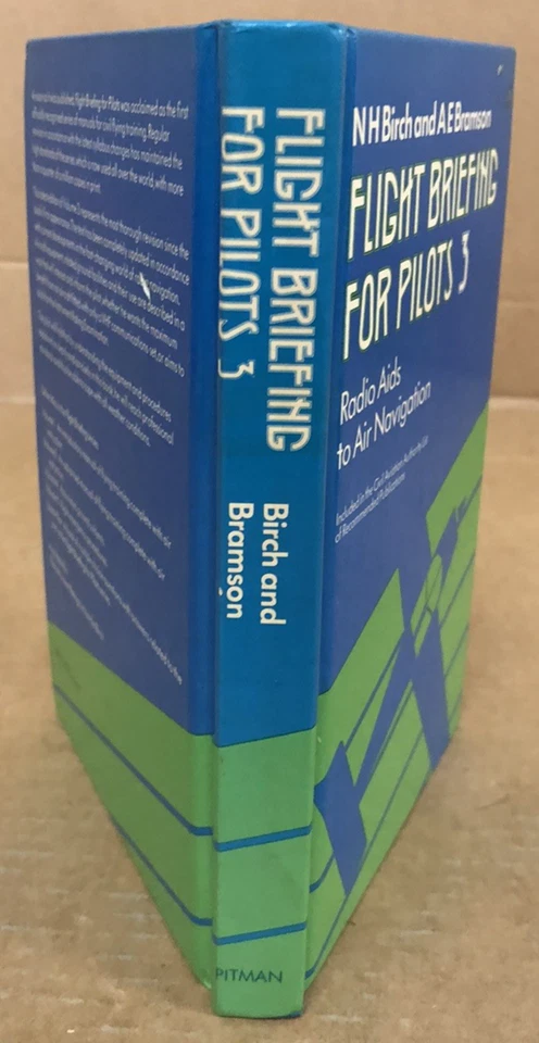 7 x Vintage Flight Briefing etc Books/ Booklets For Private Pilots - Image 3 of 4