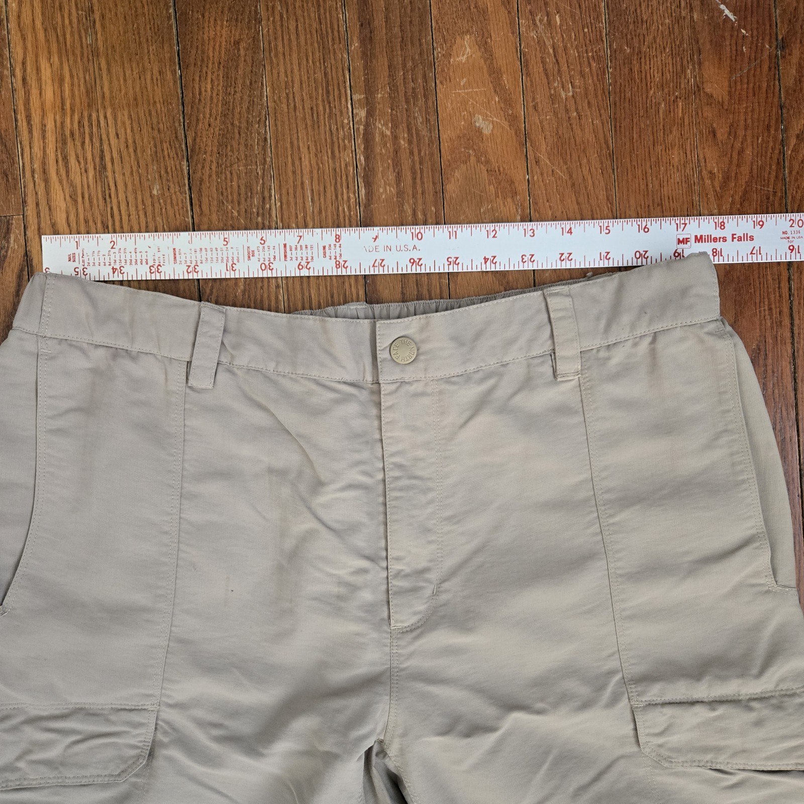 The North Face Convertible Hiking Pants Mens XL Zip Off Khaki Beige Small Flaw thumbnail 4