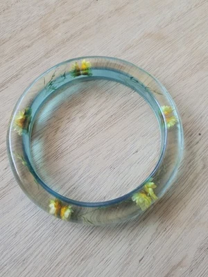Ancien Bracelet En Résine Inclusion Lucite Fleur  - Imagen 1 de 4