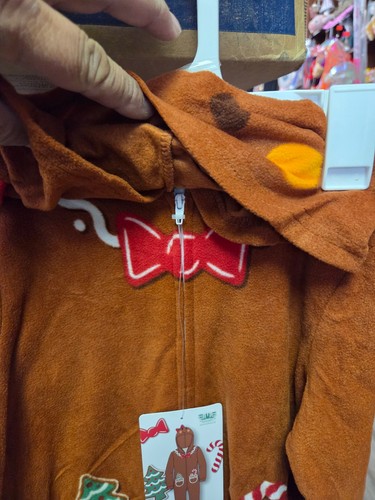 Target gingerbread kids sleep onsies size 6/6x small - Picture 4 of 7