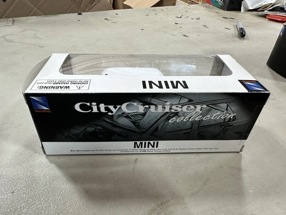 CITY CRUISER COLLECTION - 1/32 SCALE - 2002 MINI COOPER D32 - Image 2 of 2