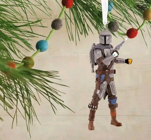 Hallmark Star Wars: The Mandalorian Christmas Ornament, 1.58 x 3.7 x 1.35 - Picture 5 of 5