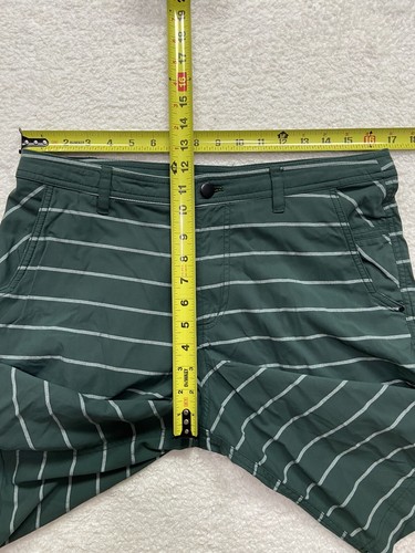 LULULEMON Men's Green Striped Kahuna Golf Casual SHORTS Size 34 - Picture 8 of 8
