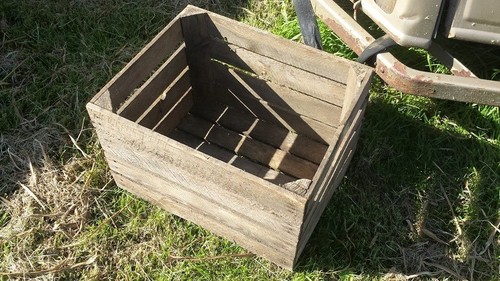 GRADED EUROPEAN VINTAGE WOODEN APPLE BOX STORAGE FRUIT CRATES BOX SHABBY CHIC .. - Picture 7 of 12